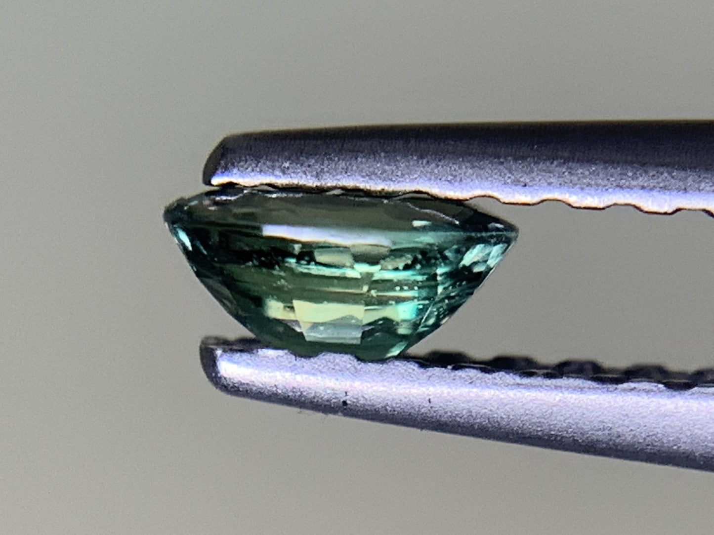 アレキサンドライト 0.251ct  中央宝石ソーティング付き  4.48㎜×3.31㎜×2.13㎜  ルース（ 裸石 ） 3794Y