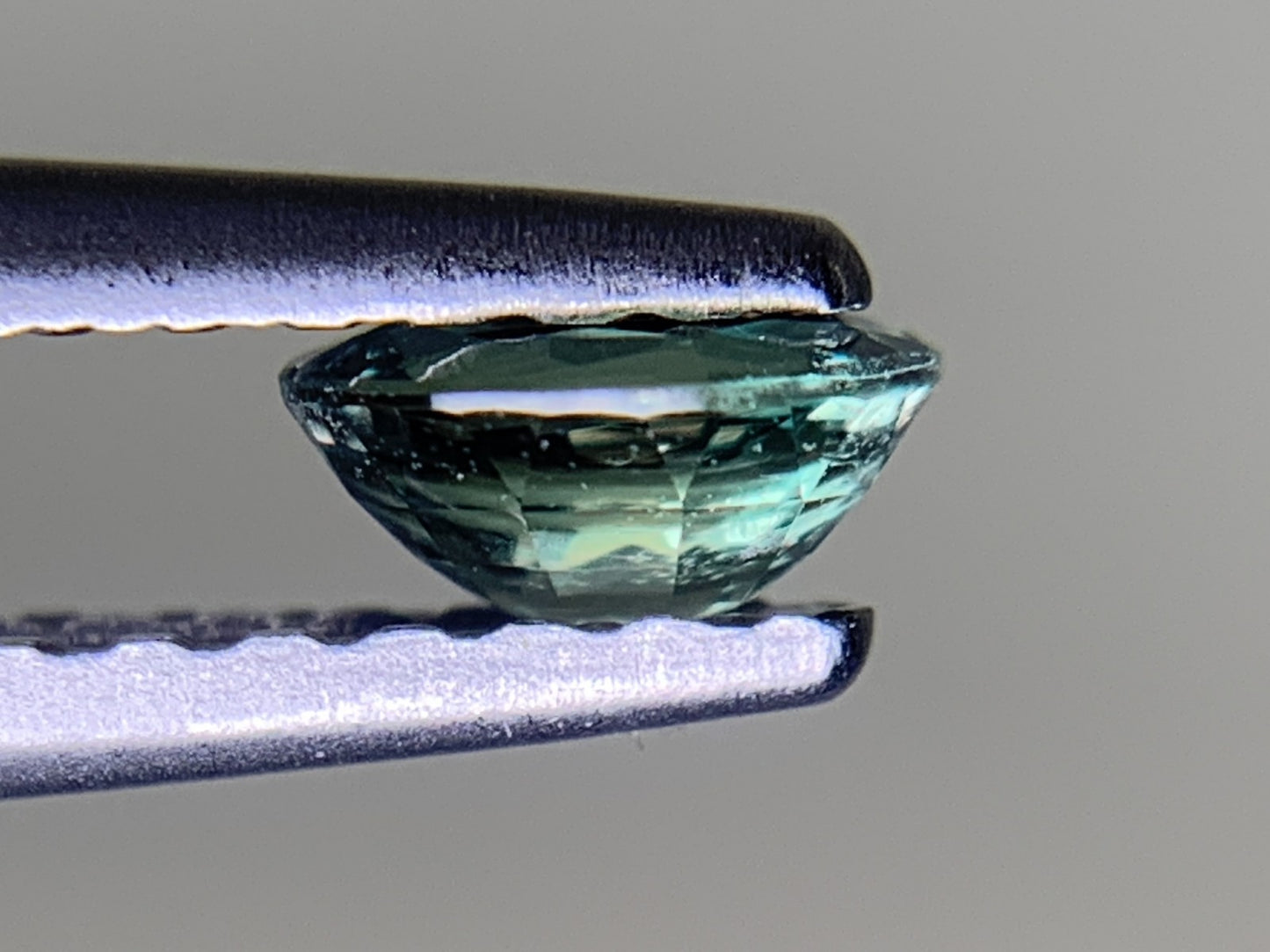 アレキサンドライト 0.251ct  中央宝石ソーティング付き  4.48㎜×3.31㎜×2.13㎜  ルース（ 裸石 ） 3794Y