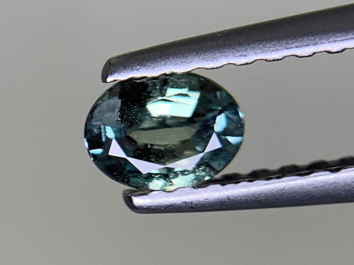 アレキサンドライト 0.228ct  中央宝石ソーティング付き  4.55㎜×3.49㎜×1.93㎜  ルース（ 裸石 ） 3797Y