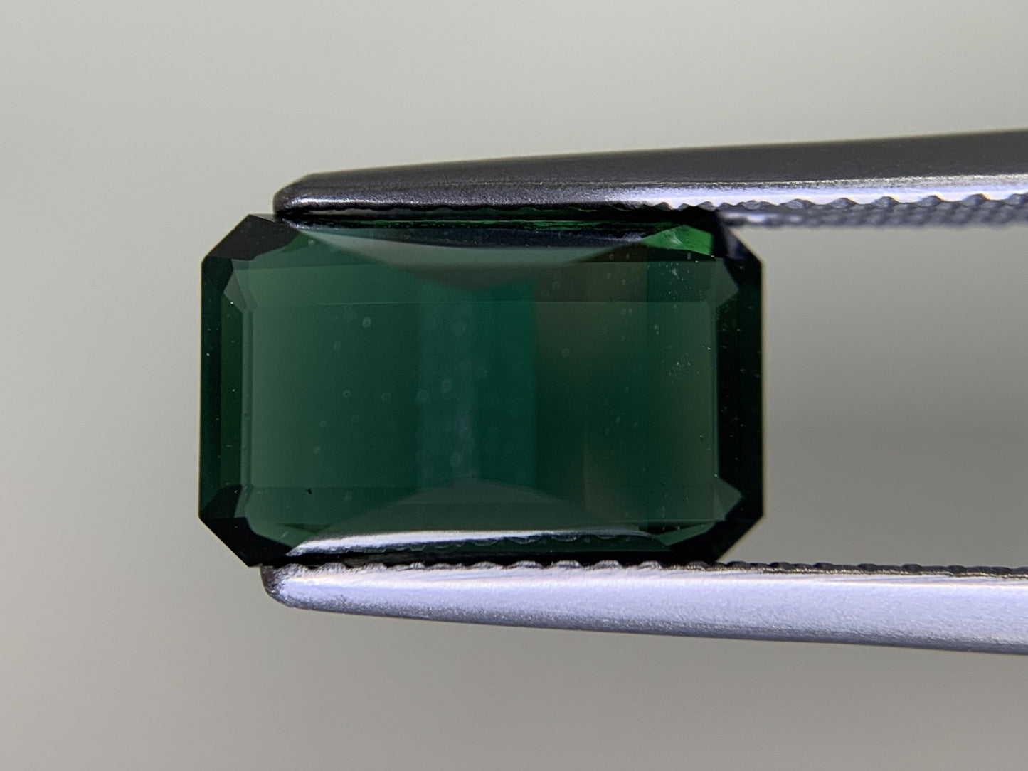 グリーントルマリン 4.482ct  宝石ソーティング付き  11.6㎜×7.3㎜×6.2㎜  ルース（ 裸石 ） 3803Y