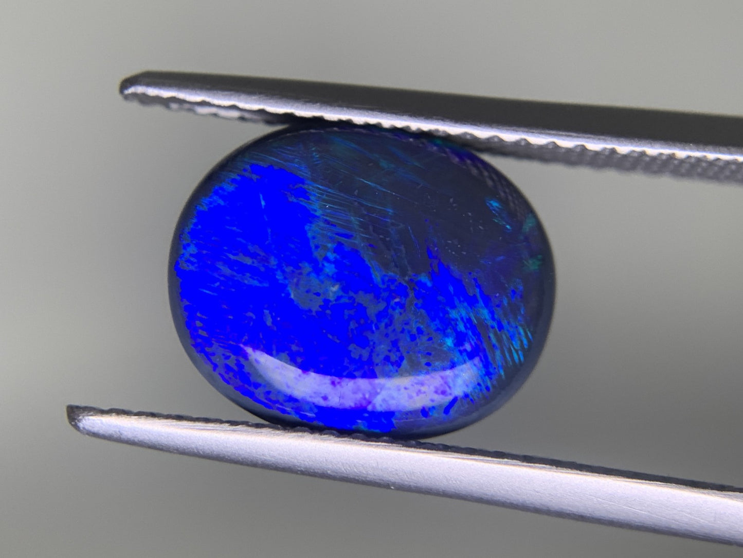 ブラックオパール 3.223ct  中央宝石ソーティング付き  12.0㎜×9.8㎜×4.1㎜  ルース（ 裸石 ） 3805Y
