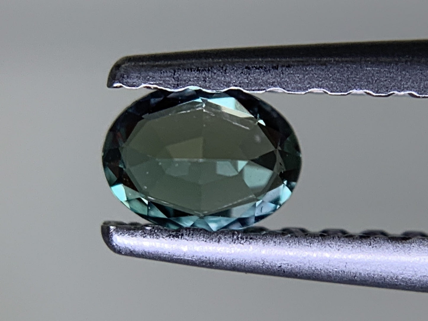アレキサンドライト 0.194ct  中央宝石ソーティング付き  4.22㎜×3.16㎜×1.96㎜  ルース（ 裸石 ） 3813Y