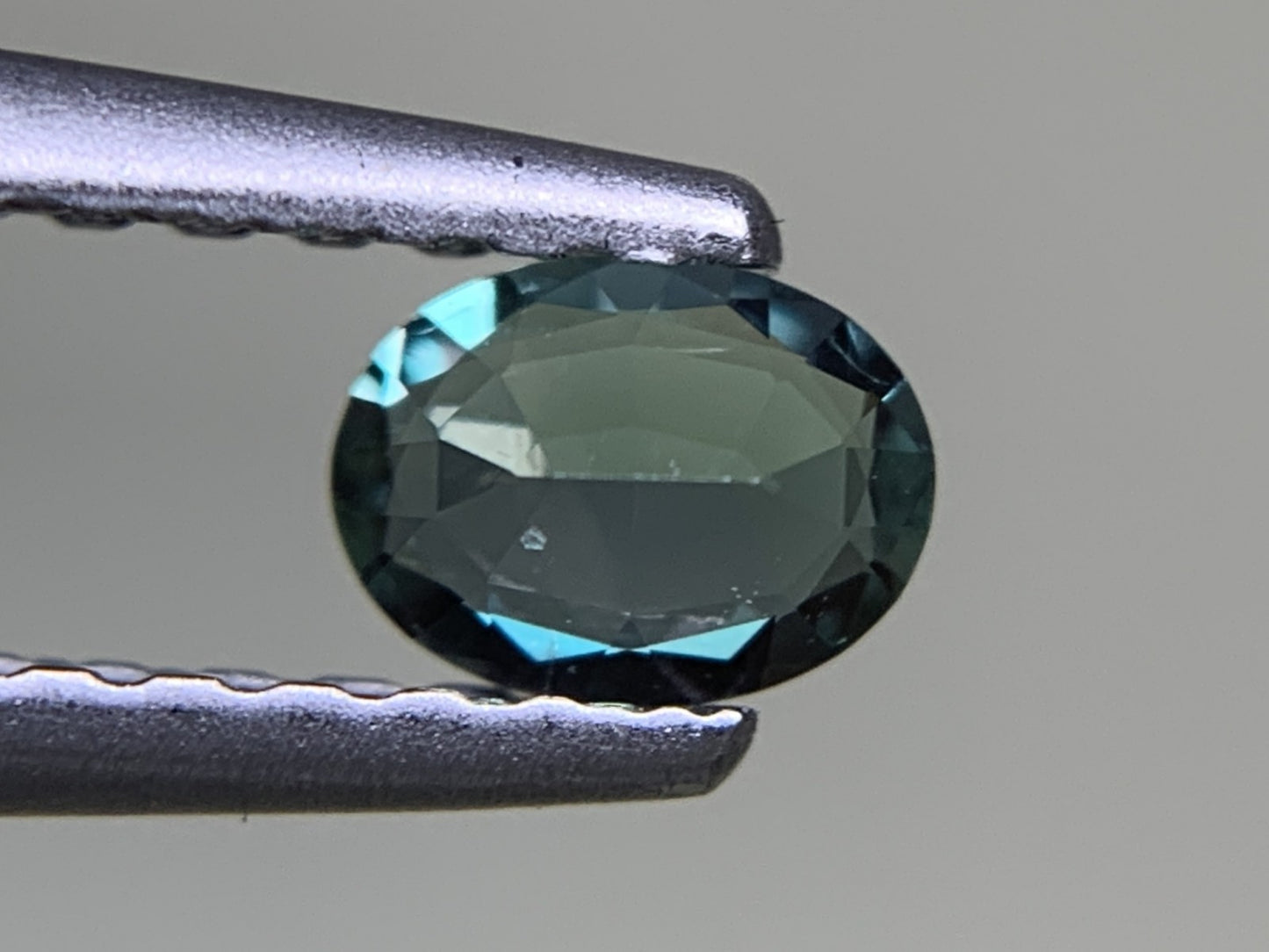 アレキサンドライト 0.174ct  中央宝石ソーティング付き  4.23㎜×3.18㎜×1.77㎜  ルース（ 裸石 ） 3814Y