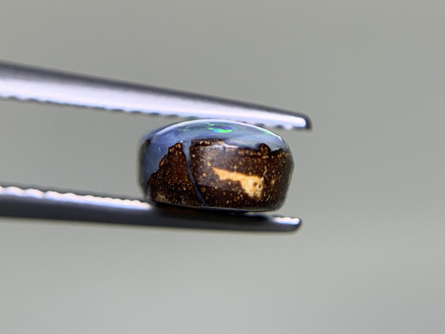ボルダーオパール 2.854ct 宝石ソーティング付き  12.4㎜×6.8㎜×3.9㎜  ルース（ 裸石 ） 3837Y