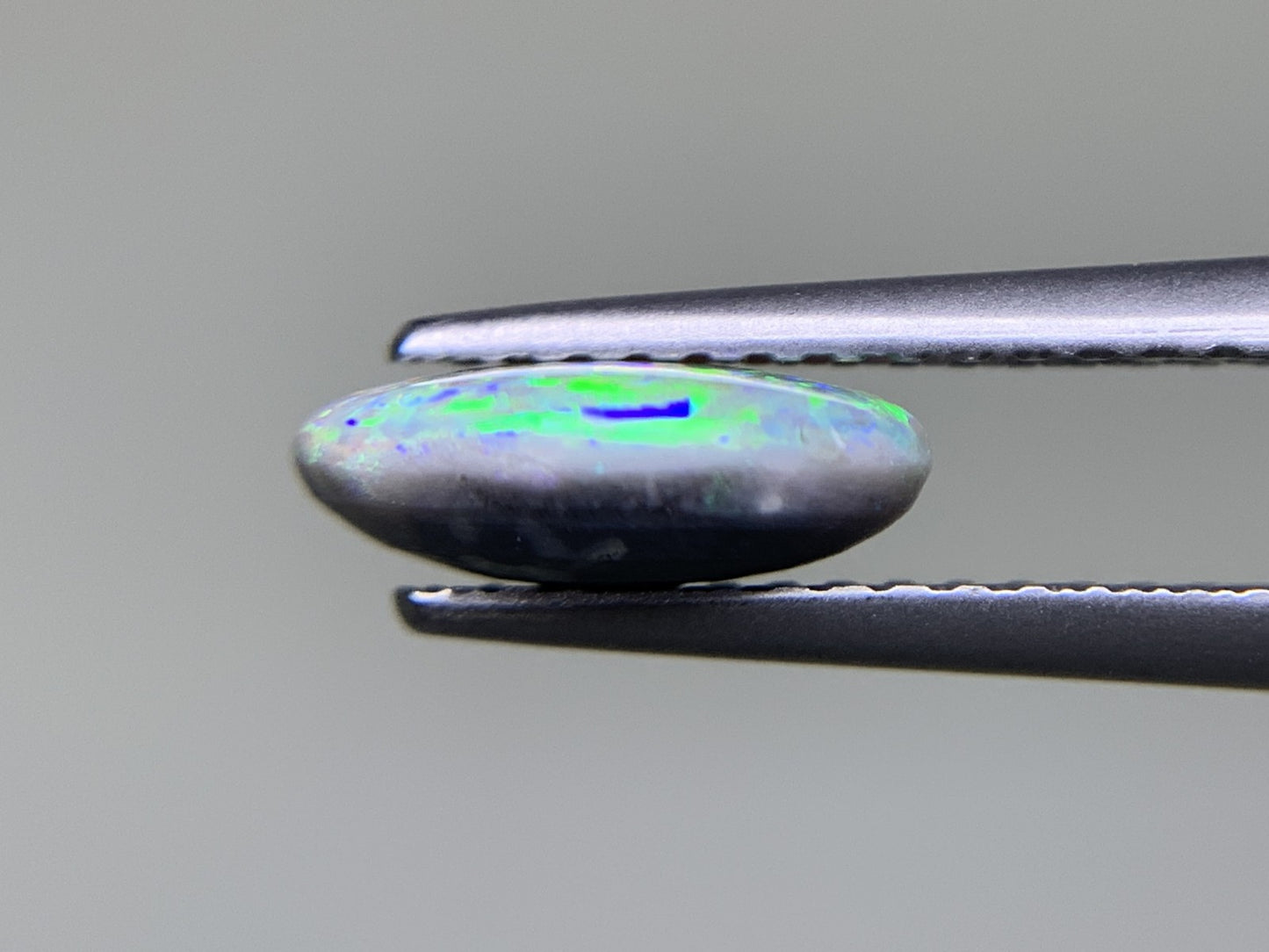 ブラックオパール 1.243ct 宝石ソーティング付き  9.2㎜×7.1㎜×3.1㎜  ルース（ 裸石 ） 3838Y