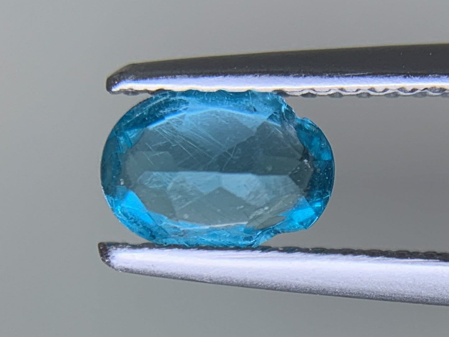 アパタイト 0.882ct  宝石ソーティング付き  7.1㎜×5.2㎜×3.6㎜  ルース（ 裸石 ） 3839Y