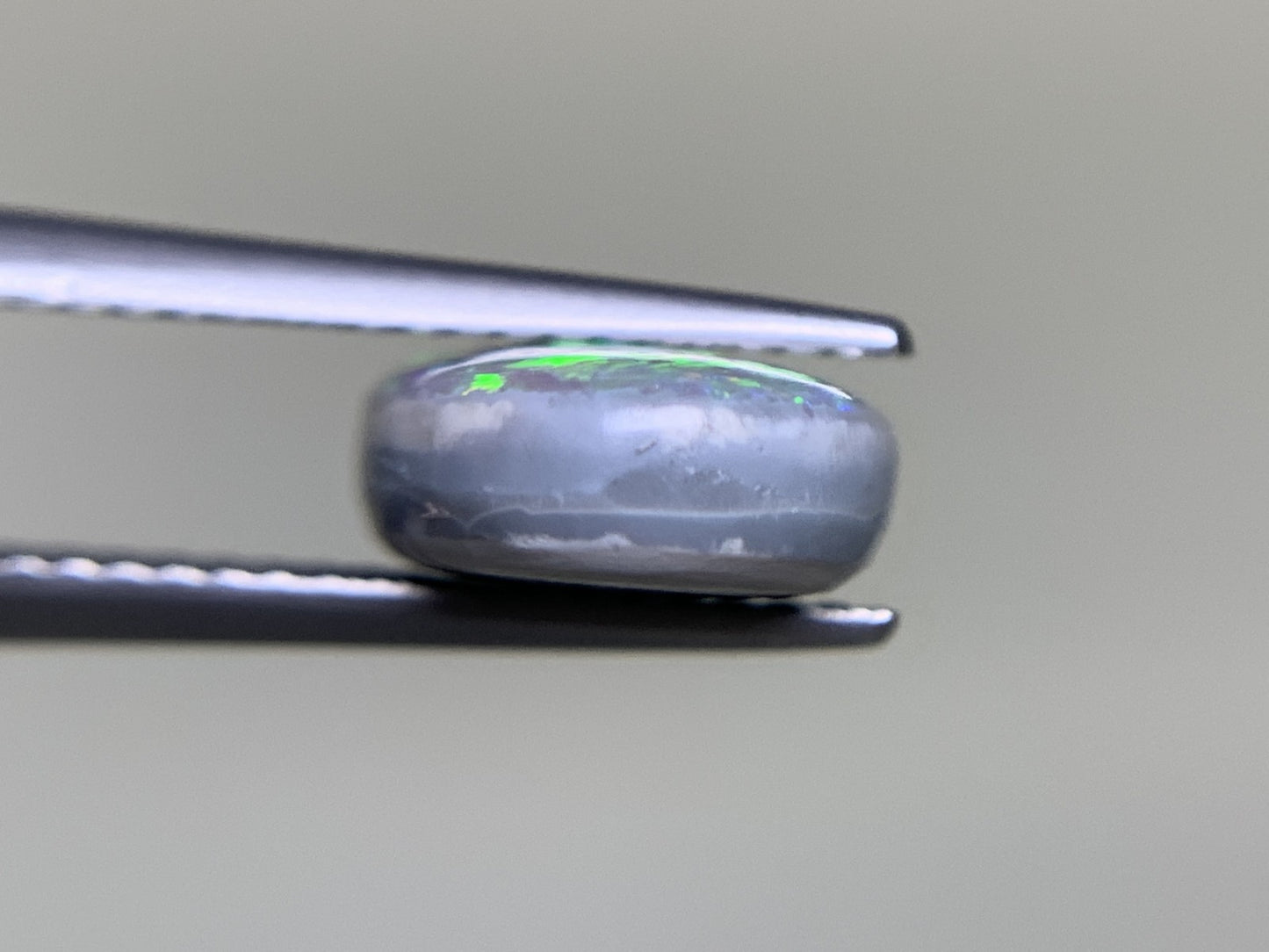 ブラックオパール 3.690ct 宝石ソーティング付き 13.8㎜×9.0㎜×4.2㎜ ルース（ 裸石 ） 3841Y