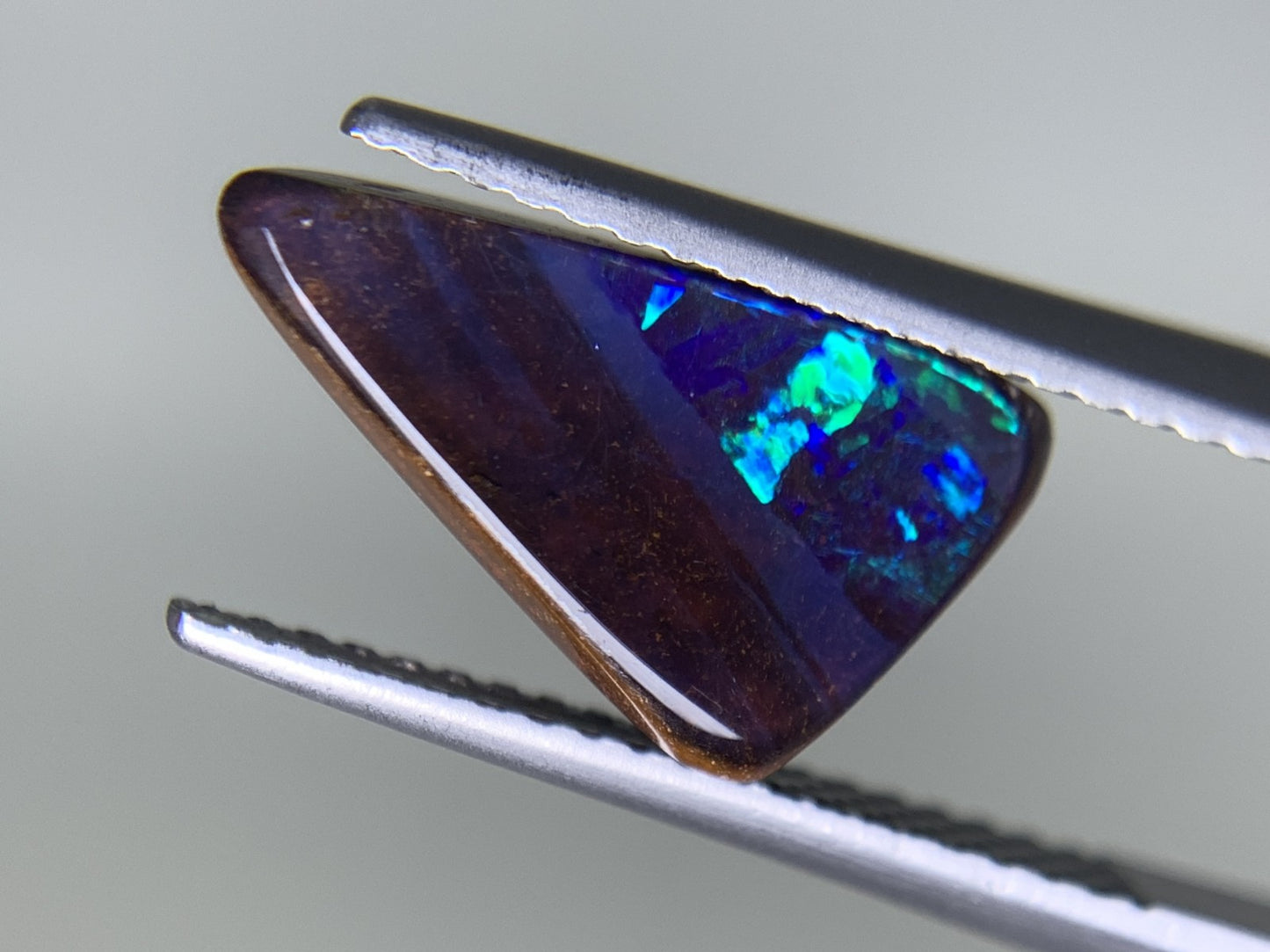ボルダーオパール 3.057ct 宝石ソーティング付き  13.0㎜×7.9㎜×3.0㎜  ルース（ 裸石 ） 3842Y