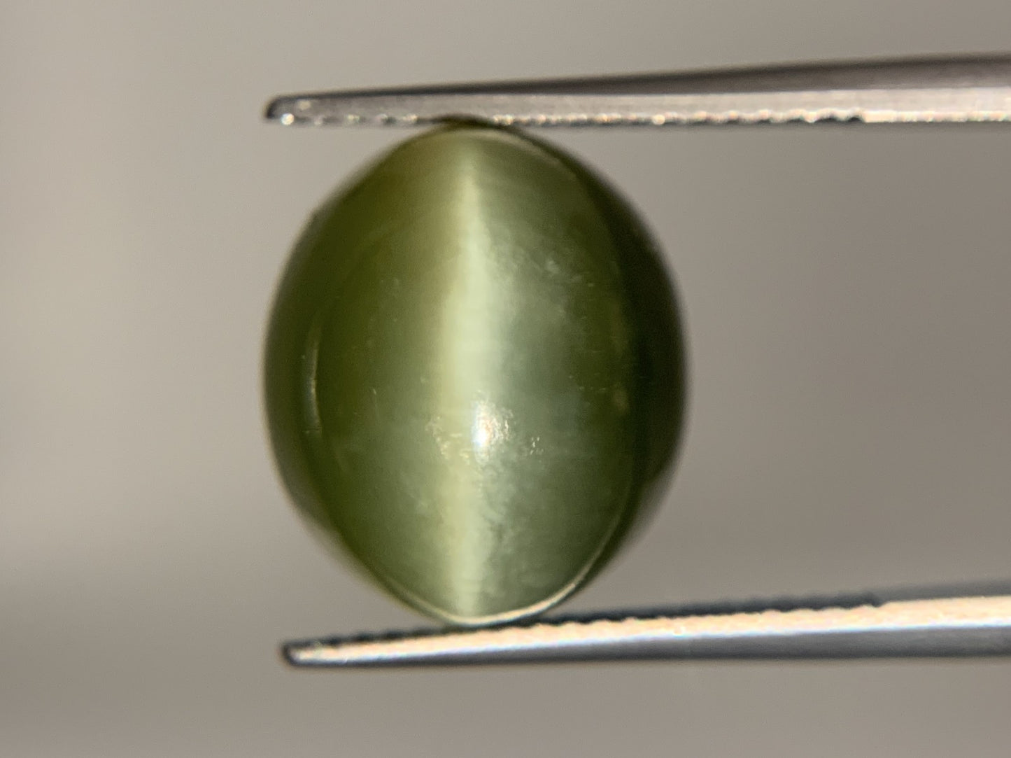 ネフライトキャッツアイ 13.380ct 宝石ソーティング付き 14.5㎜×12.5㎜×8.8㎜ ルース（ 裸石 ） 3868Y