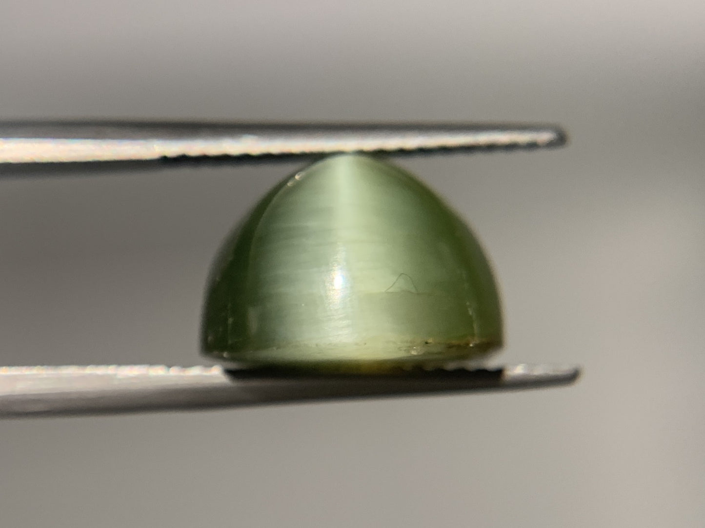 ネフライトキャッツアイ 13.380ct 宝石ソーティング付き 14.5㎜×12.5㎜×8.8㎜ ルース（ 裸石 ） 3868Y