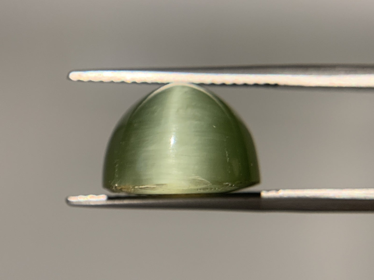 ネフライトキャッツアイ 13.380ct 宝石ソーティング付き 14.5㎜×12.5㎜×8.8㎜ ルース（ 裸石 ） 3868Y