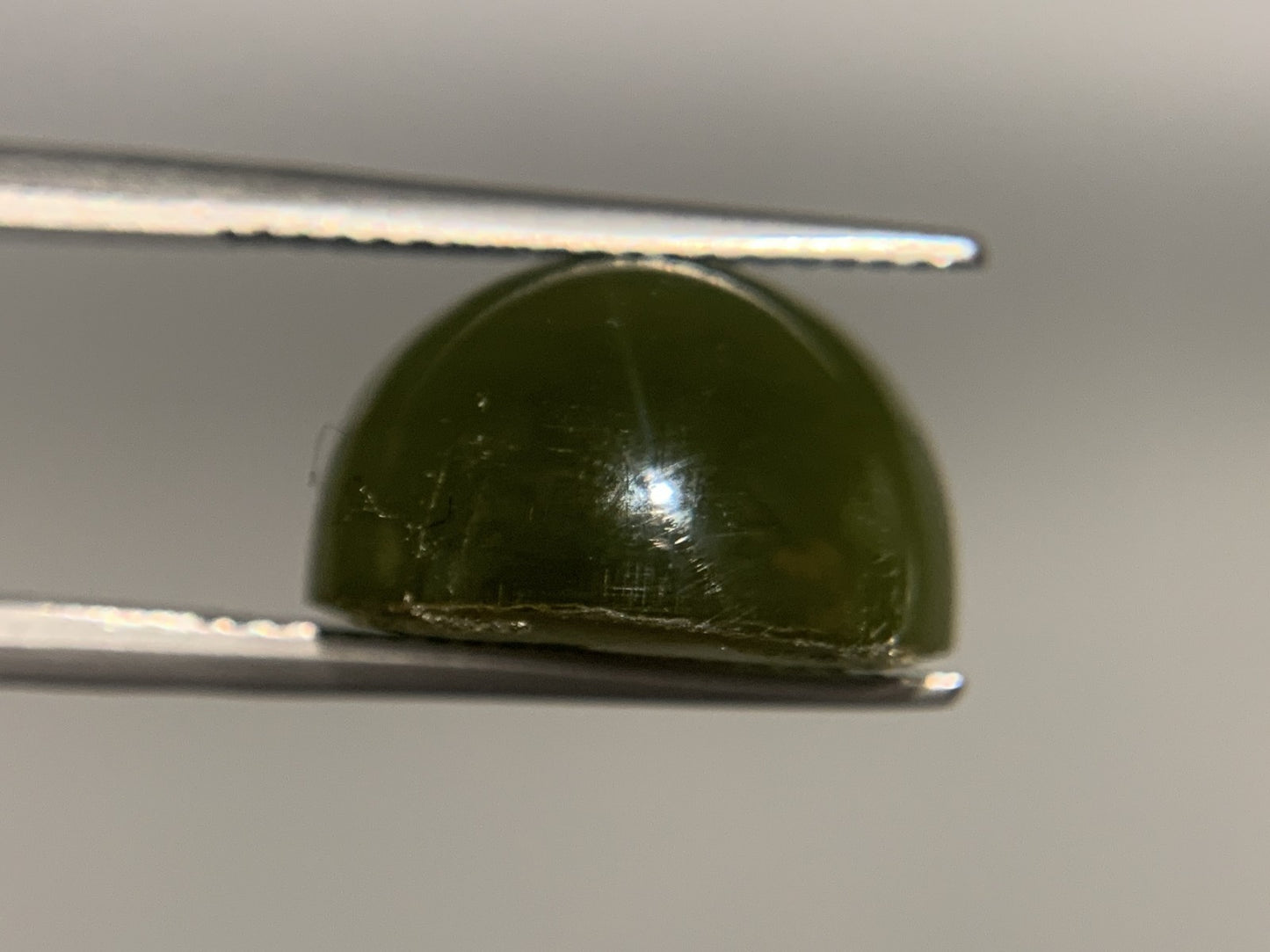 ネフライトキャッツアイ 13.380ct 宝石ソーティング付き 14.5㎜×12.5㎜×8.8㎜ ルース（ 裸石 ） 3868Y