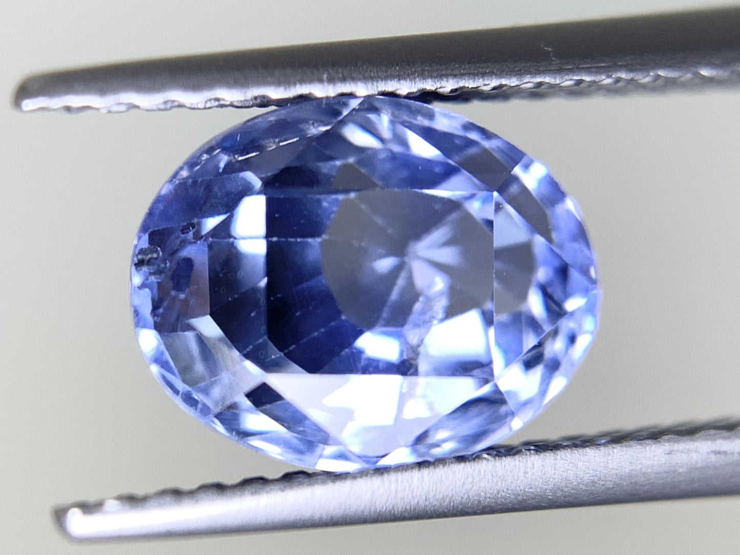 サファイア 4.04ct  GIA宝石鑑別書付き  No Heat Sri Lanka 9.41㎜×7.48㎜×6.19㎜   天然 ルース（ 裸石 ）   3872Y