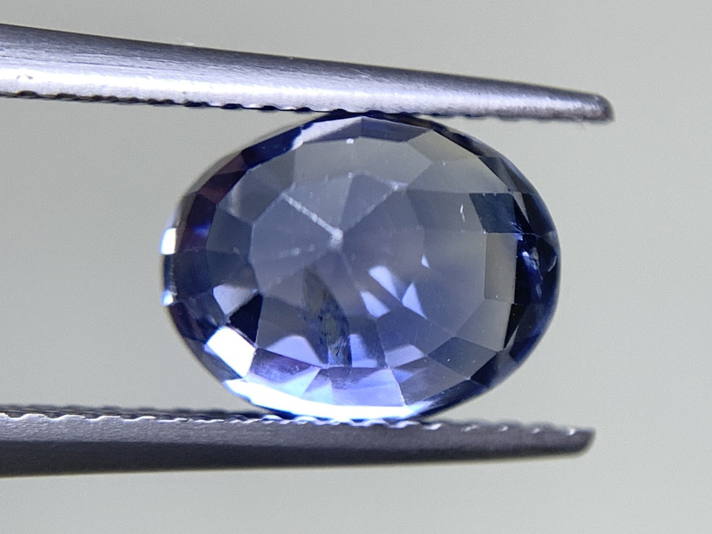 サファイア 4.04ct  GIA宝石鑑別書付き  No Heat Sri Lanka 9.41㎜×7.48㎜×6.19㎜   天然 ルース（ 裸石 ）   3872Y