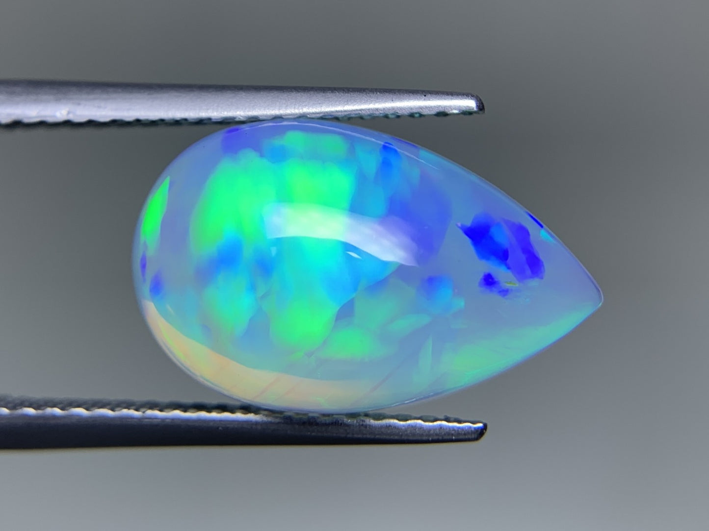 オパール 3.685ct 宝石ソーティング付き  15.8㎜×10.2㎜×5.3㎜  ルース（ 裸石 ） 3877Y