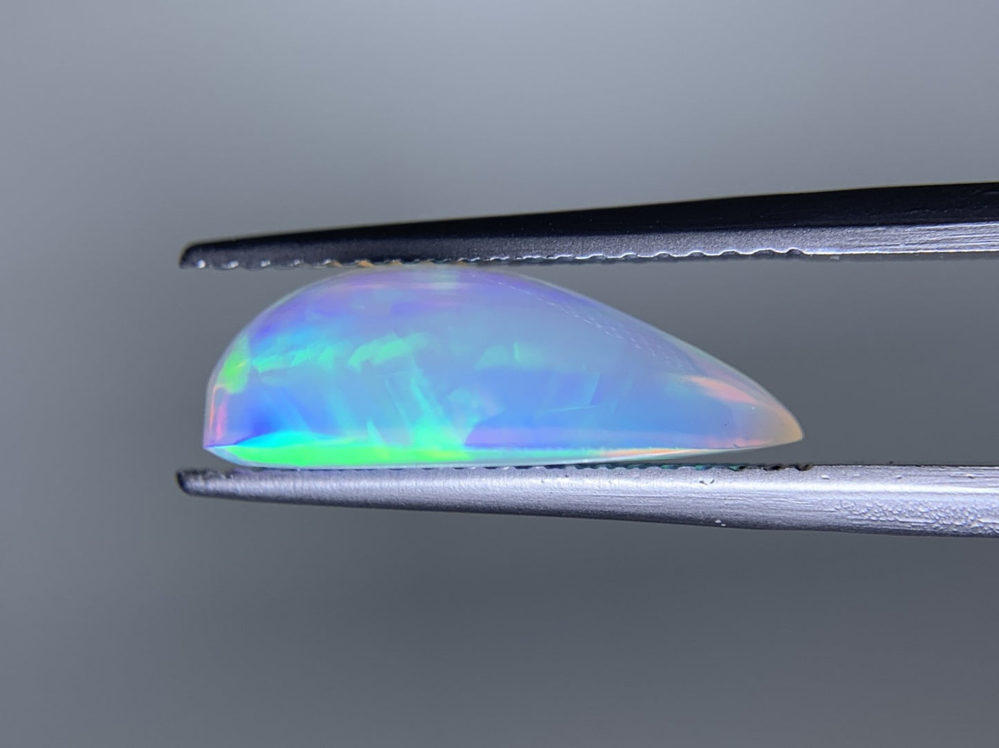 オパール 3.685ct 宝石ソーティング付き  15.8㎜×10.2㎜×5.3㎜  ルース（ 裸石 ） 3877Y