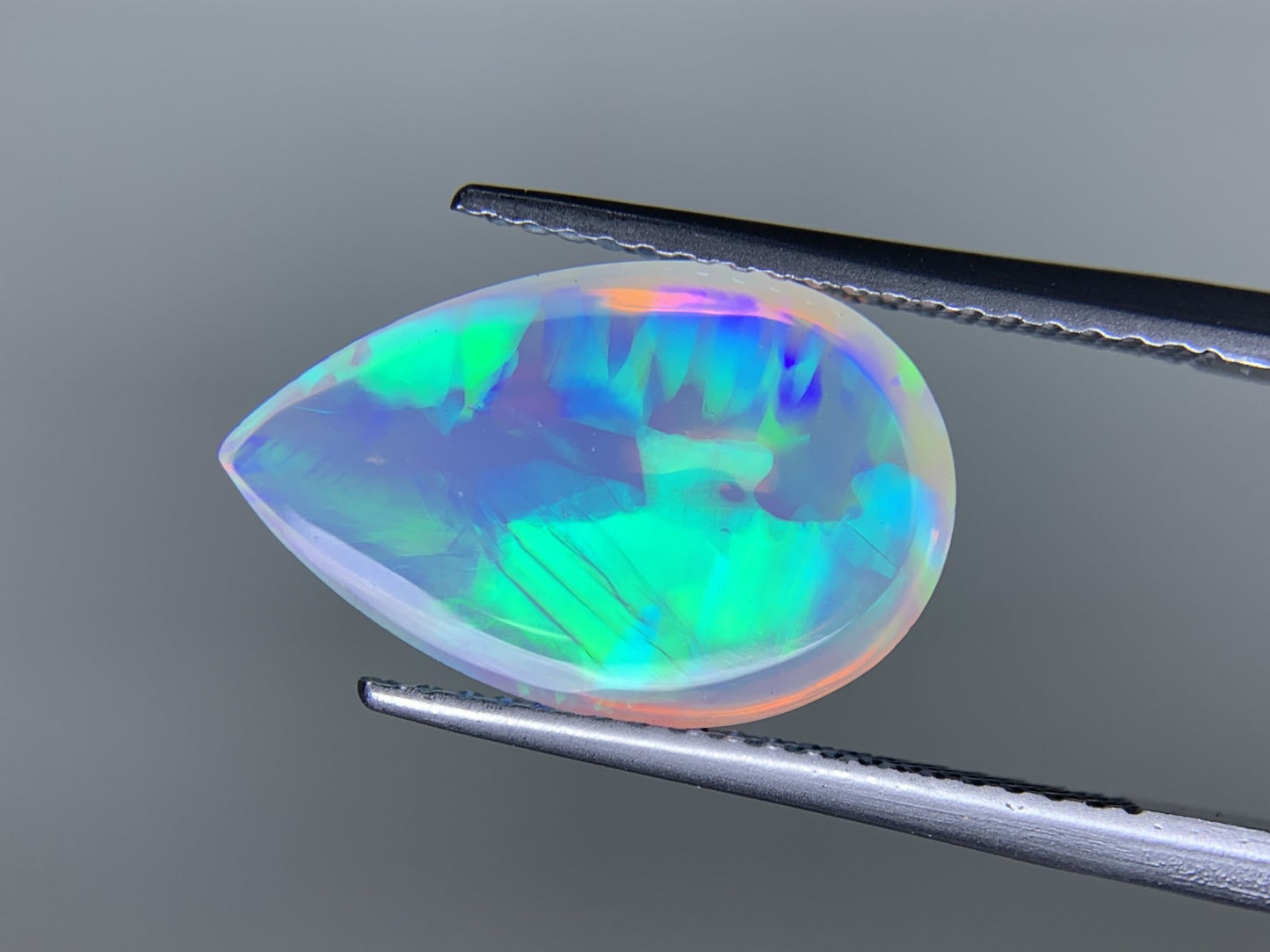 オパール 3.685ct 宝石ソーティング付き  15.8㎜×10.2㎜×5.3㎜  ルース（ 裸石 ） 3877Y