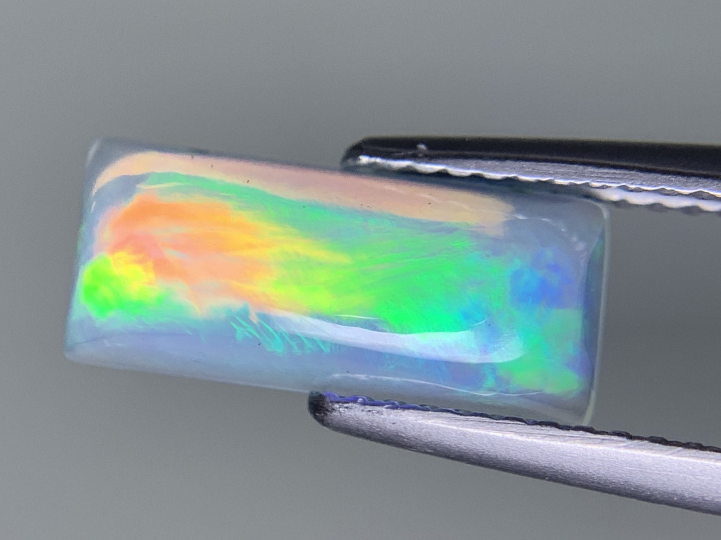 オパール 1.545ct  宝石ソーティング付き  13.4㎜×5.8㎜×3.5㎜  ルース（ 裸石 ） 3879Y