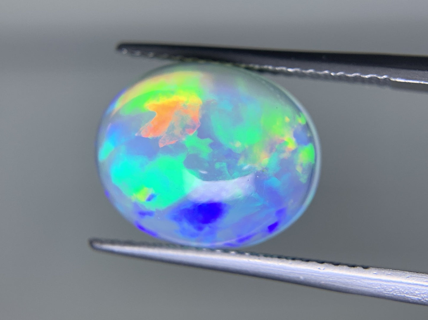 オパール 4.095ct 宝石ソーティング付き 13.9㎜×11.2㎜×5.7㎜ ルース（ 裸石 ） 3888Y
