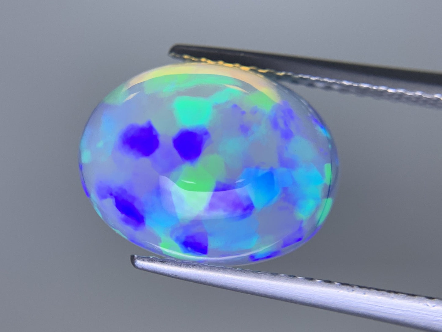 オパール 3.949ct 宝石ソーティング付き  12.9㎜×10.0㎜×5.6㎜  ルース（ 裸石 ） 3893Y