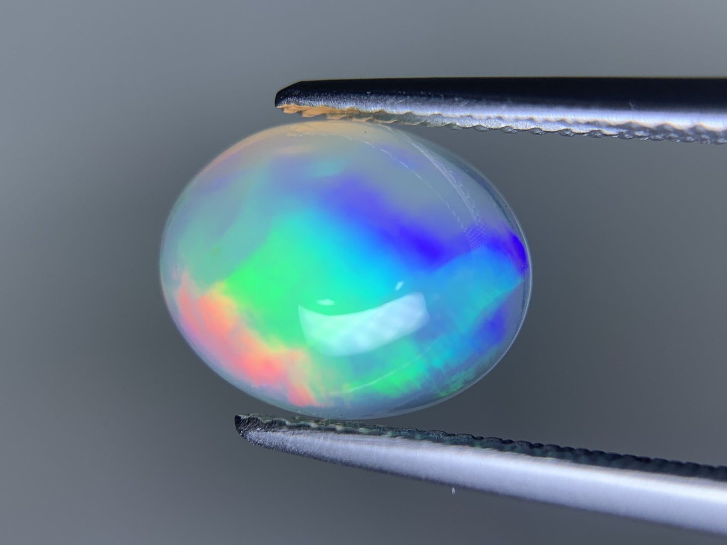 オパール 2.202ct 宝石ソーティング付き  11.7㎜×9.3㎜×5.1㎜  ルース（ 裸石 ） 3895Y