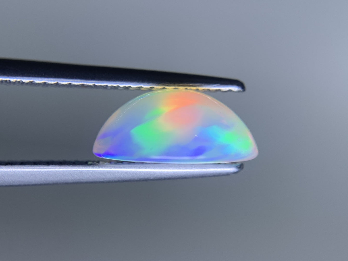 オパール 2.202ct 宝石ソーティング付き  11.7㎜×9.3㎜×5.1㎜  ルース（ 裸石 ） 3895Y