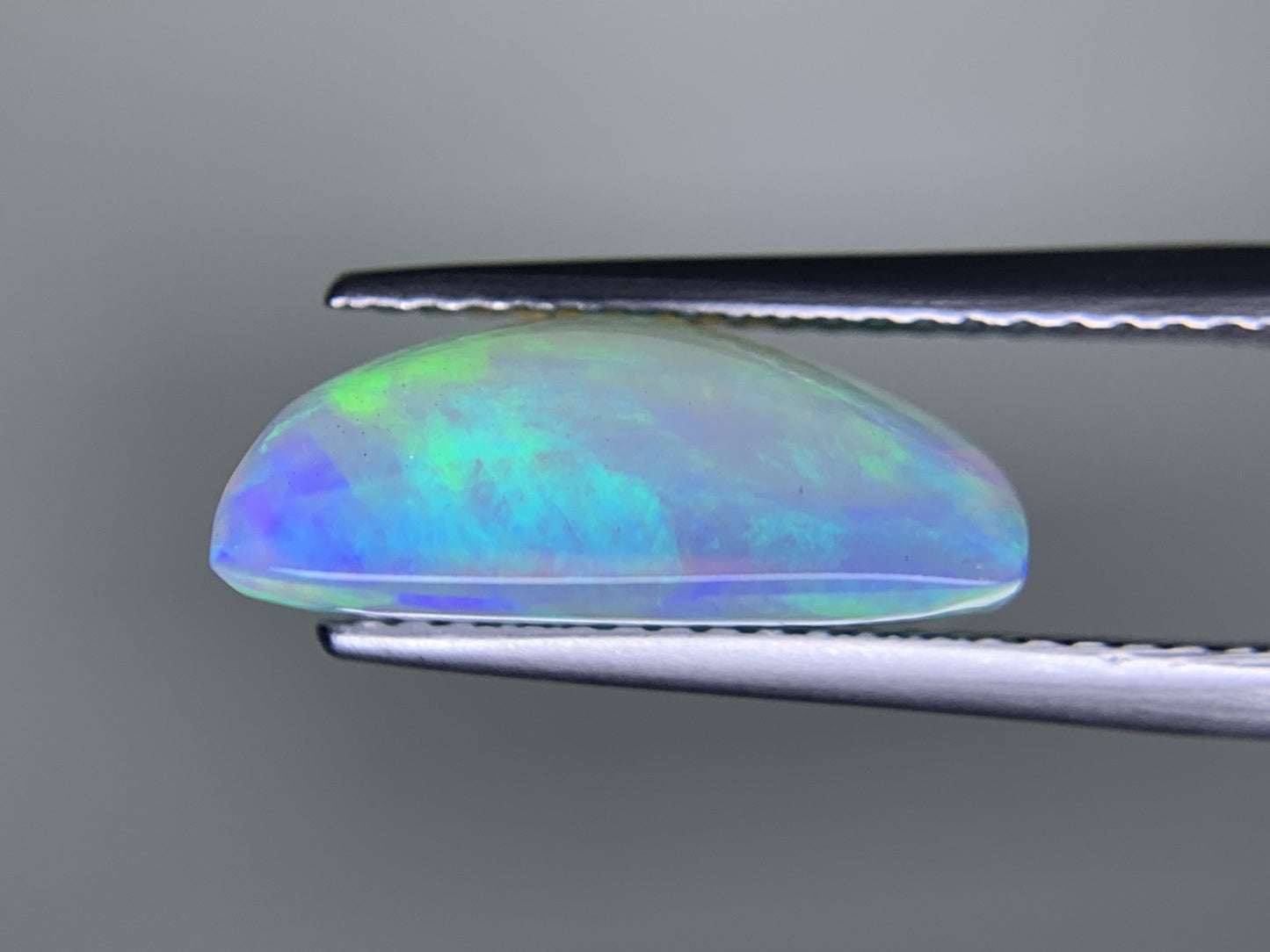 オパール 3.685ct 宝石ソーティング付き 13.7㎜×8.3㎜×5.5㎜ ルース（ 裸石 ） 3905Y