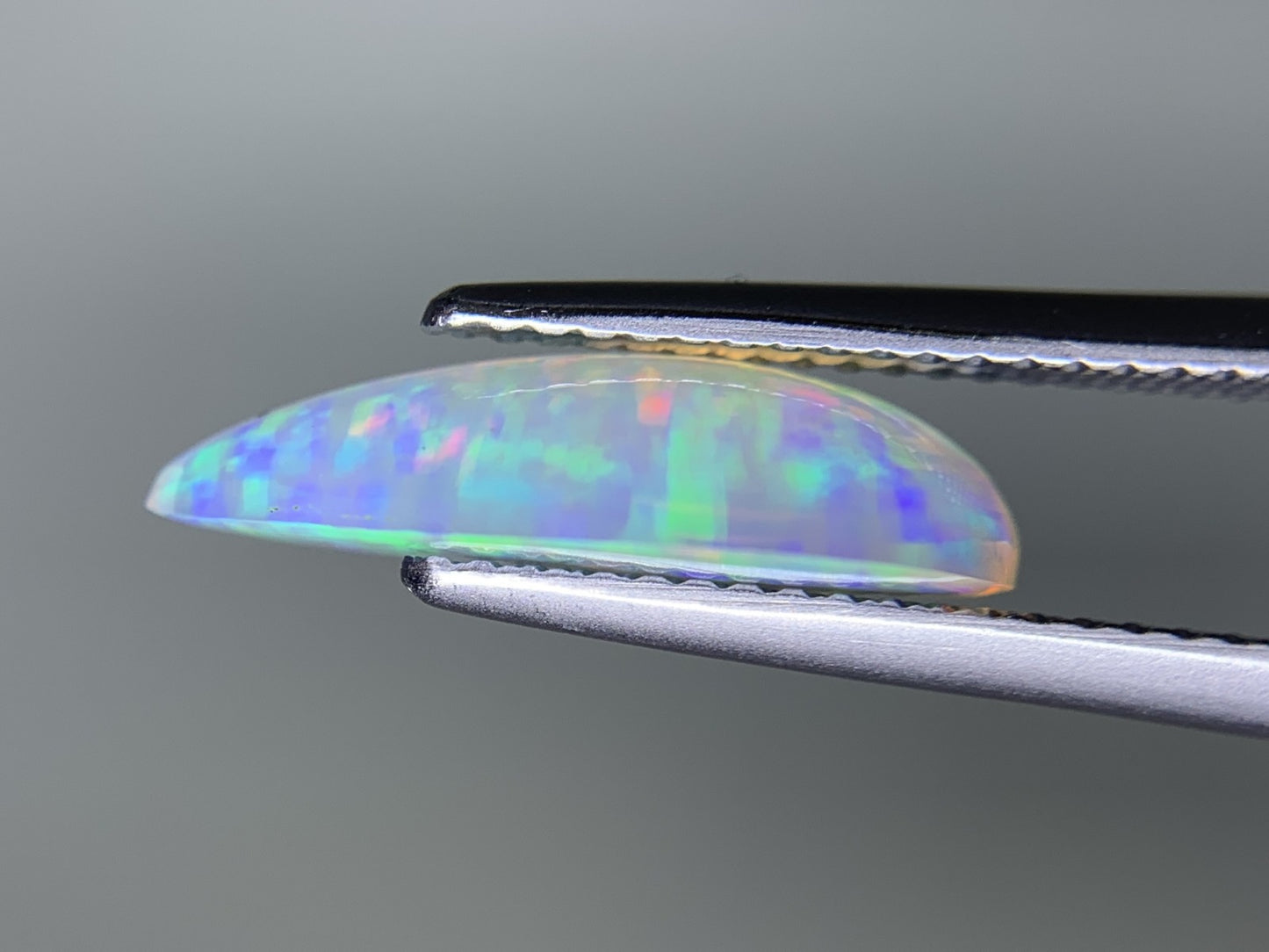 オパール 2.738ct  宝石ソーティング付き  16.2㎜×9.8㎜×4.1㎜  ルース（ 裸石 ） 3907Y