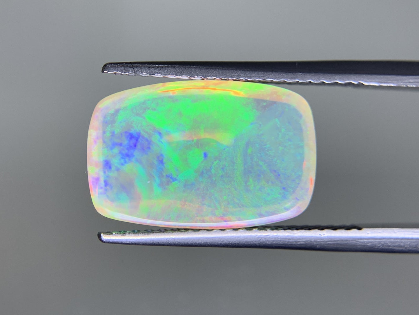 オパール 4.454ct 宝石ソーティング付き  15.0㎜×9.8㎜×5.4㎜  ルース（ 裸石 ） 3909Y