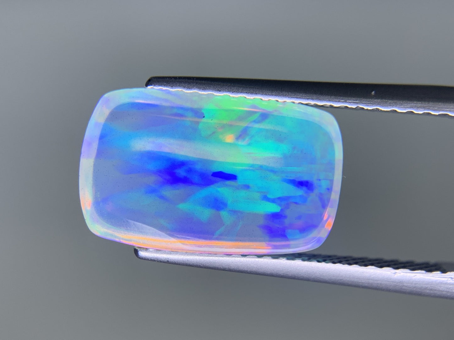 オパール 3.591ct 宝石ソーティング付き  14.1㎜×8.7㎜×4.7㎜  ルース（ 裸石 ） 3911Y