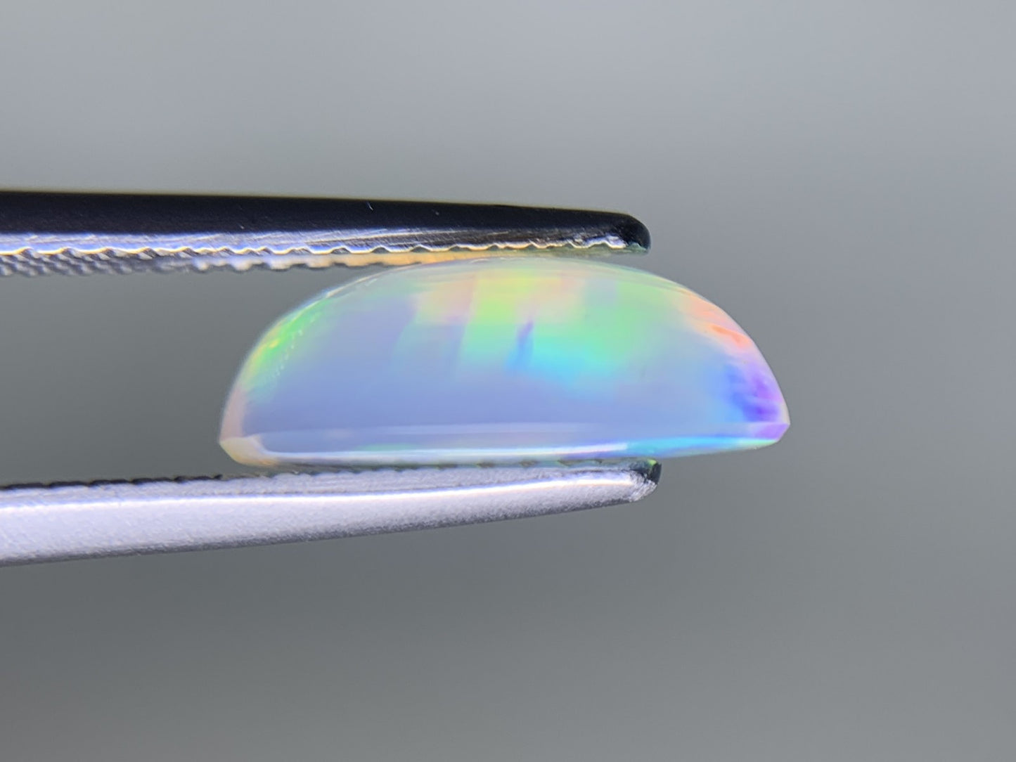 オパール 2.532ct 宝石ソーティング付き  12.3㎜×9.4㎜×4.5㎜  ルース（ 裸石 ） 3924Y