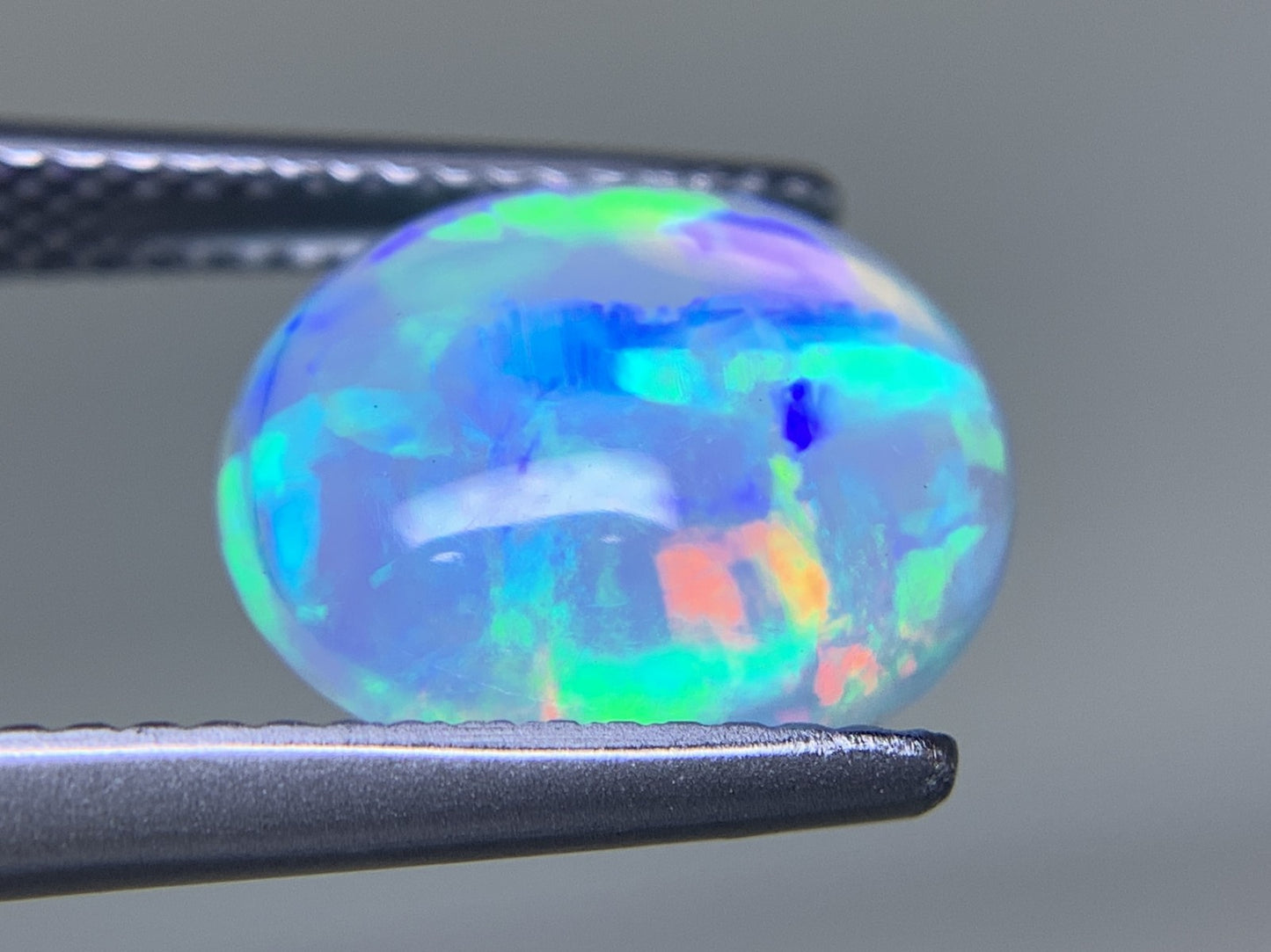 オパール 2.549ct  宝石ソーティング付き  12.0㎜×9.9㎜×4.6㎜  ルース（ 裸石 ） 3926Y