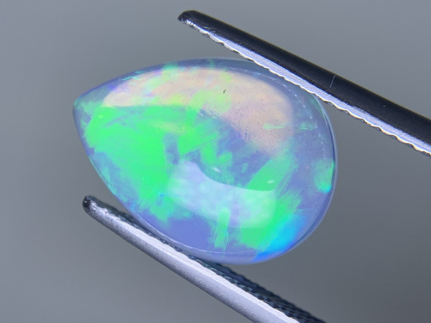 オパール 3.069 ct  宝石ソーティング付き  14.5㎜×10.7㎜×4.3㎜  ルース（ 裸石 ） 3940Y