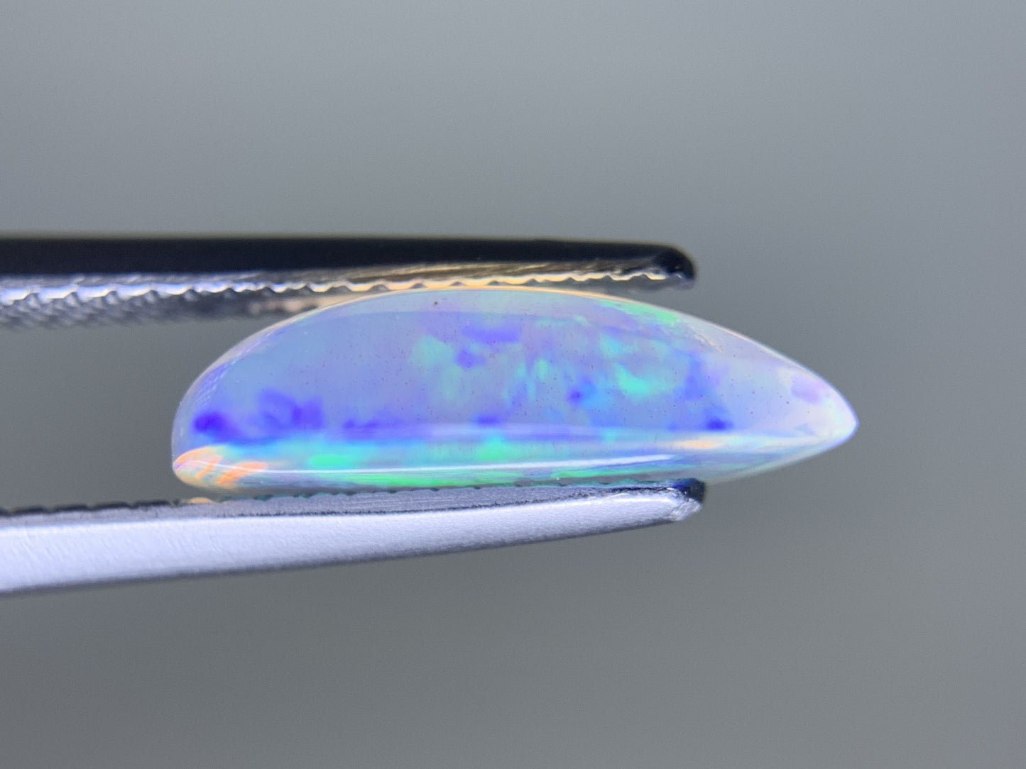 オパール 3.069 ct  宝石ソーティング付き  14.5㎜×10.7㎜×4.3㎜  ルース（ 裸石 ） 3940Y