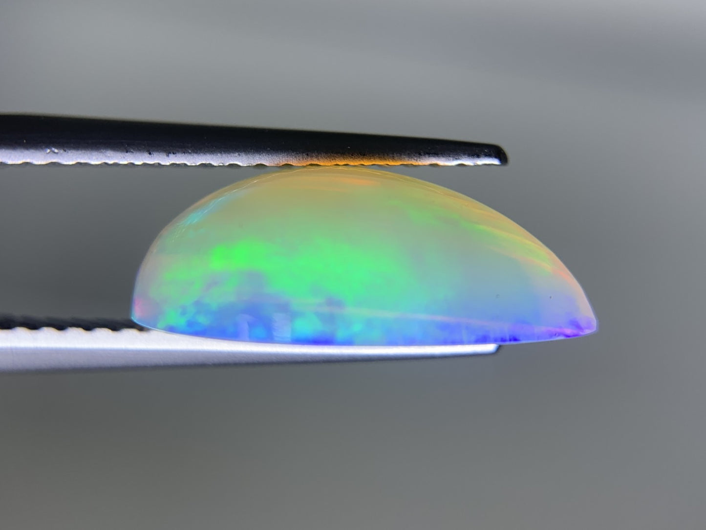 オパール 3.391ct 宝石ソーティング付き  14.9㎜×9.0㎜×5.3㎜  ルース（ 裸石 ） 3943Y