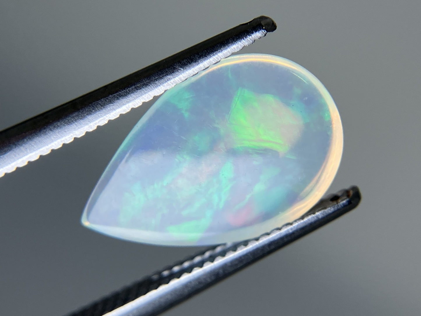 オパール 1.720ct 宝石ソーティング付き  13.1㎜×8.4㎜×3.2㎜  ルース（ 裸石 ） 3944YY