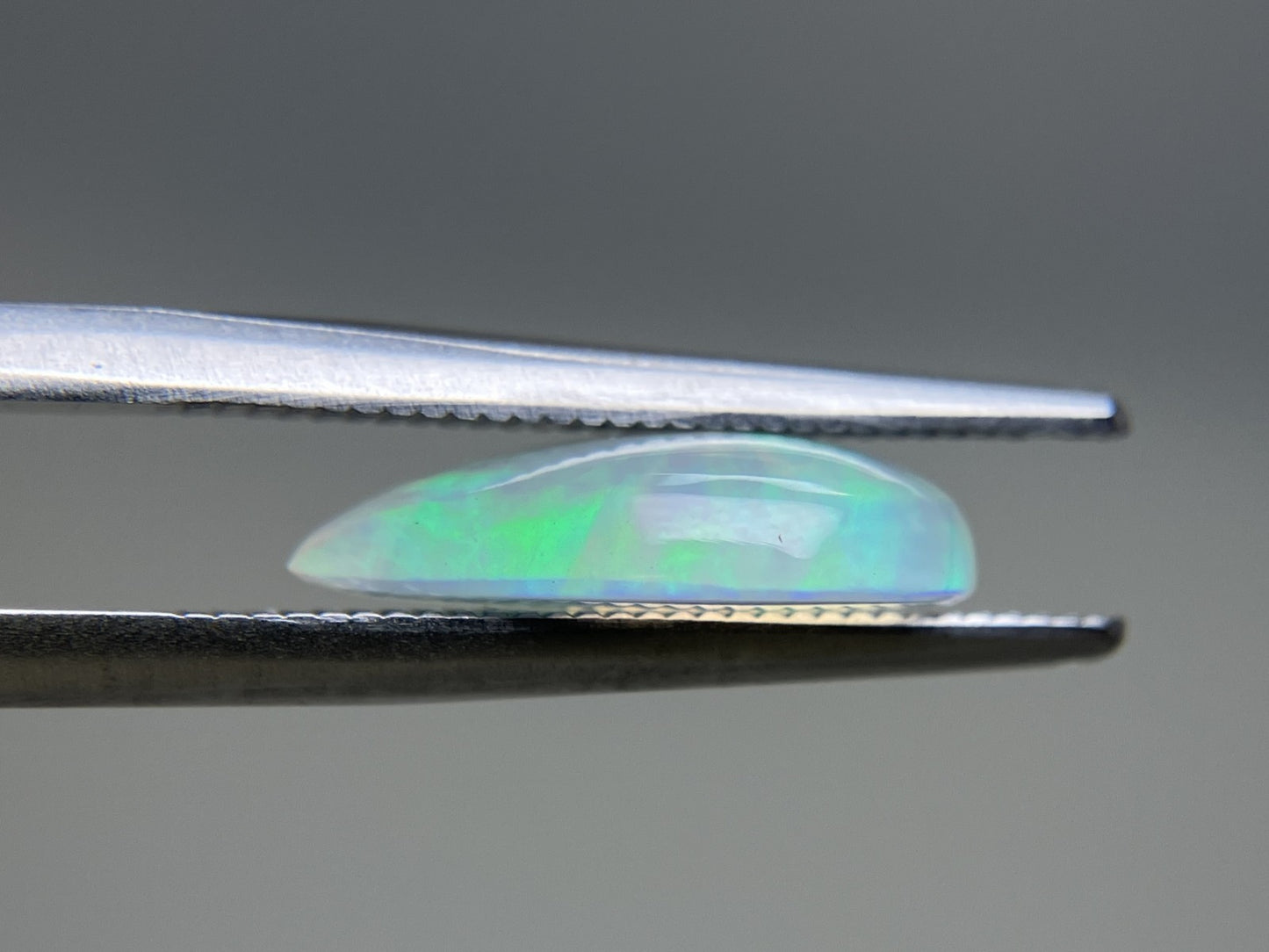オパール 1.720ct 宝石ソーティング付き  13.1㎜×8.4㎜×3.2㎜  ルース（ 裸石 ） 3944YY