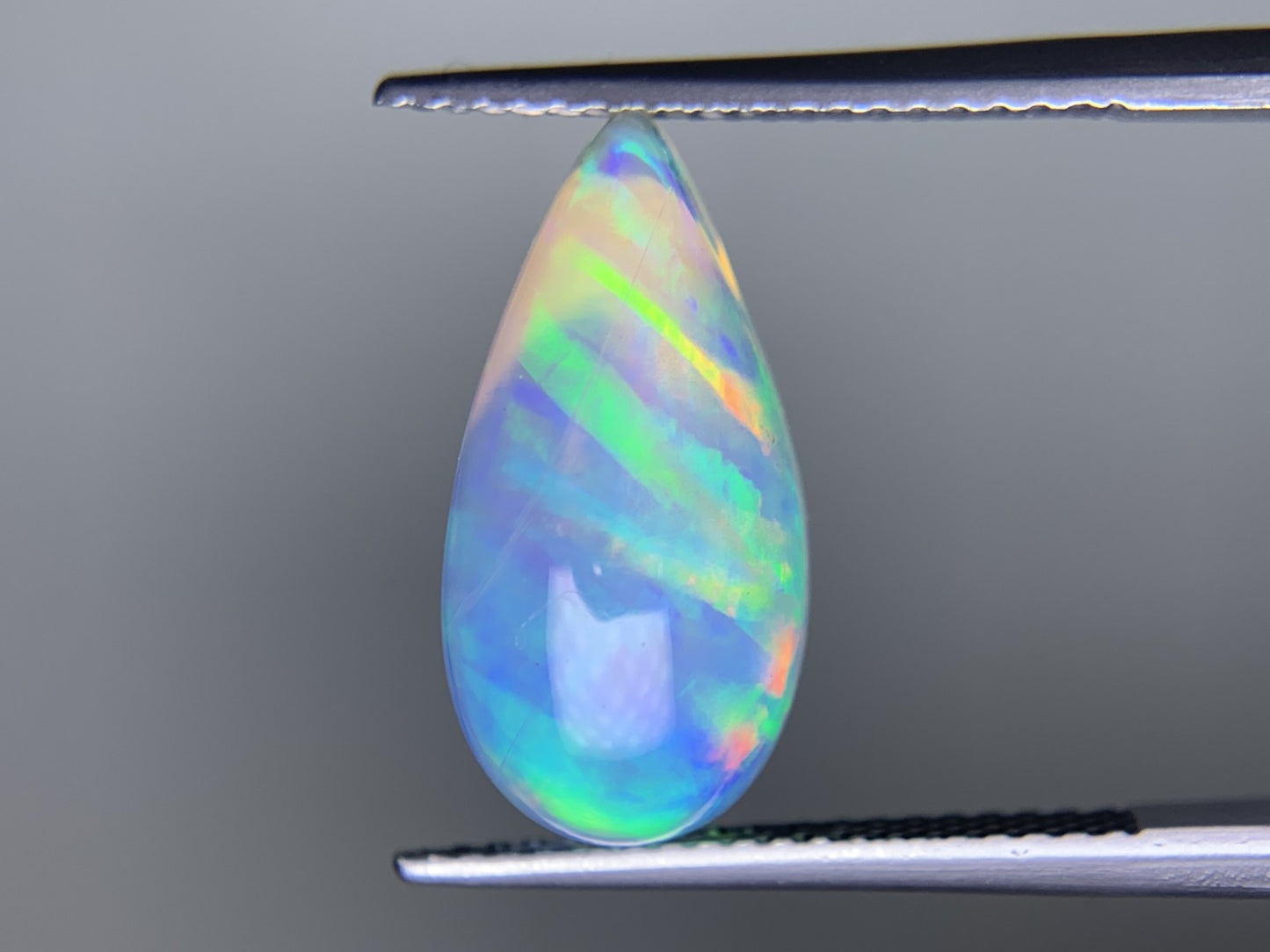 オパール 4.025ct 宝石ソーティング付き  16.9㎜×8.3㎜×5.5㎜  ルース（ 裸石 ） 3950Y