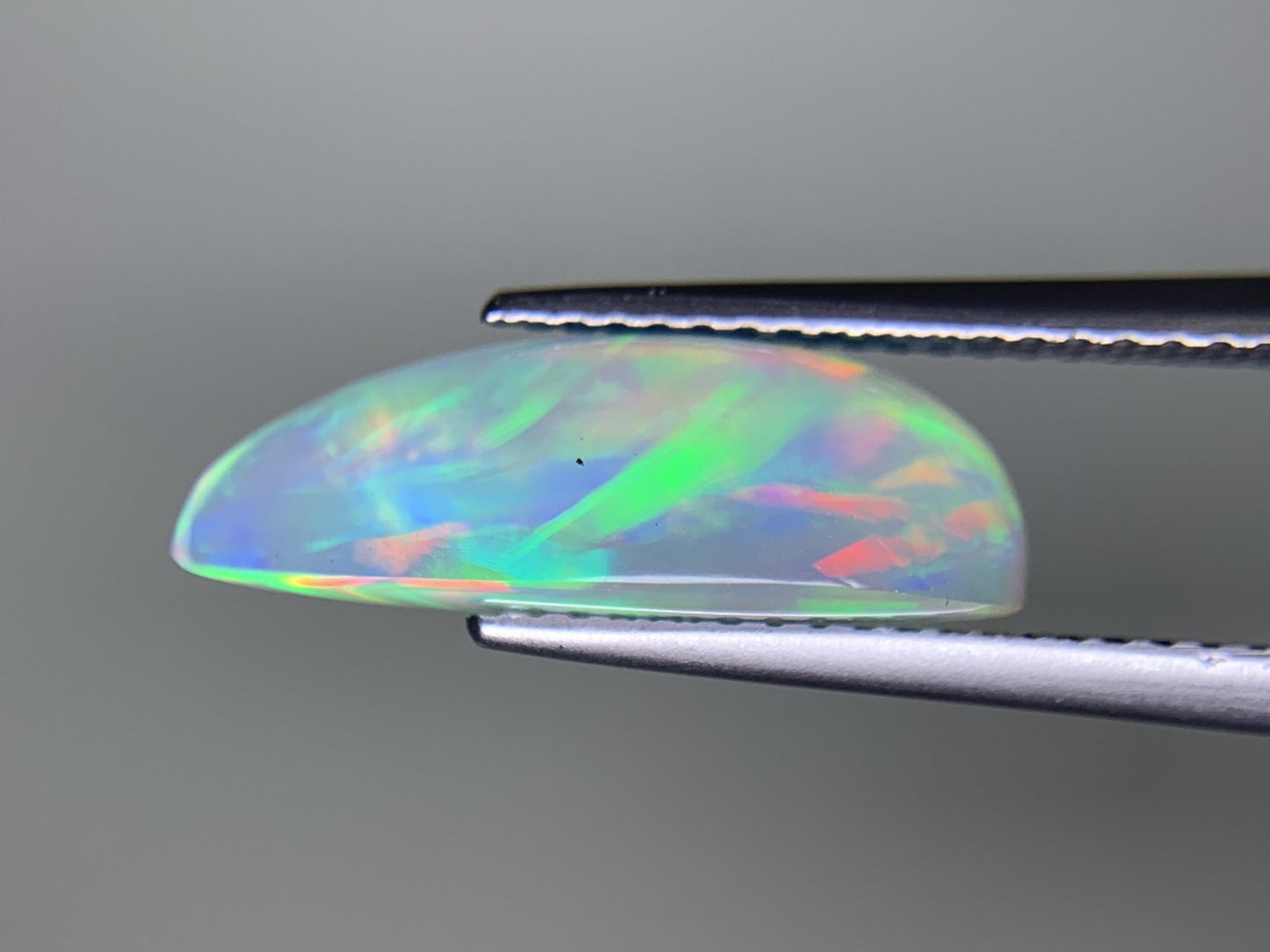 オパール 4.025ct 宝石ソーティング付き  16.9㎜×8.3㎜×5.5㎜  ルース（ 裸石 ） 3950Y
