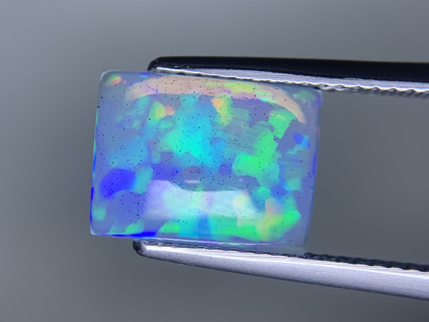 オパール 2.611ct 宝石ソーティング付き  11.5㎜×8.8㎜×4.2㎜  ルース（ 裸石 ） 3961Y