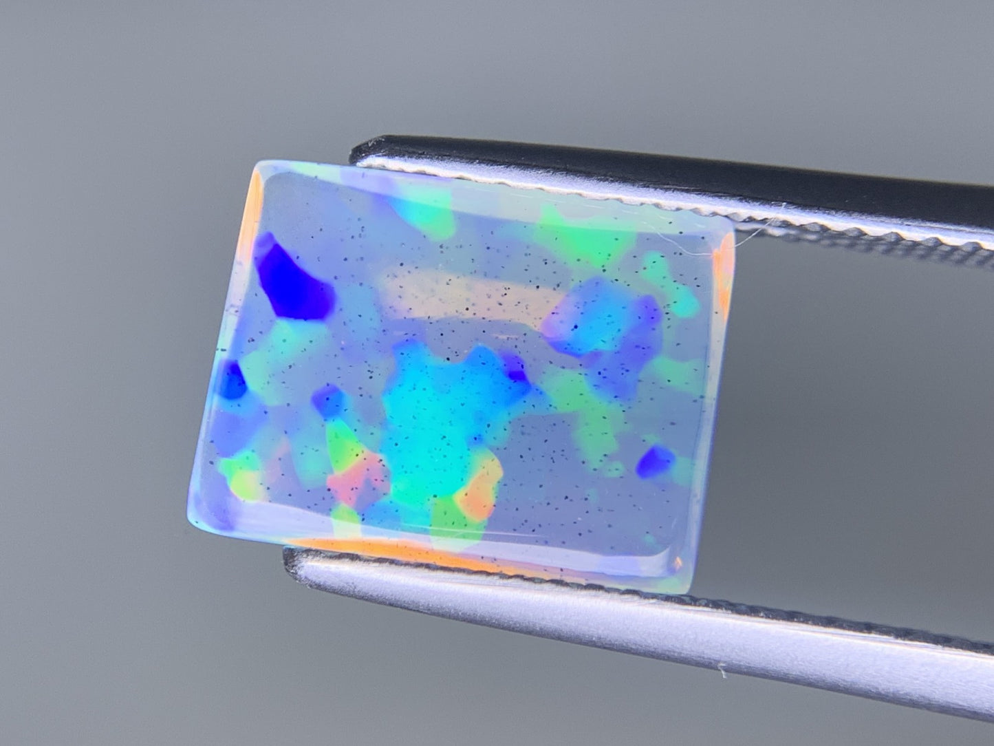 オパール 2.611ct 宝石ソーティング付き  11.5㎜×8.8㎜×4.2㎜  ルース（ 裸石 ） 3961Y