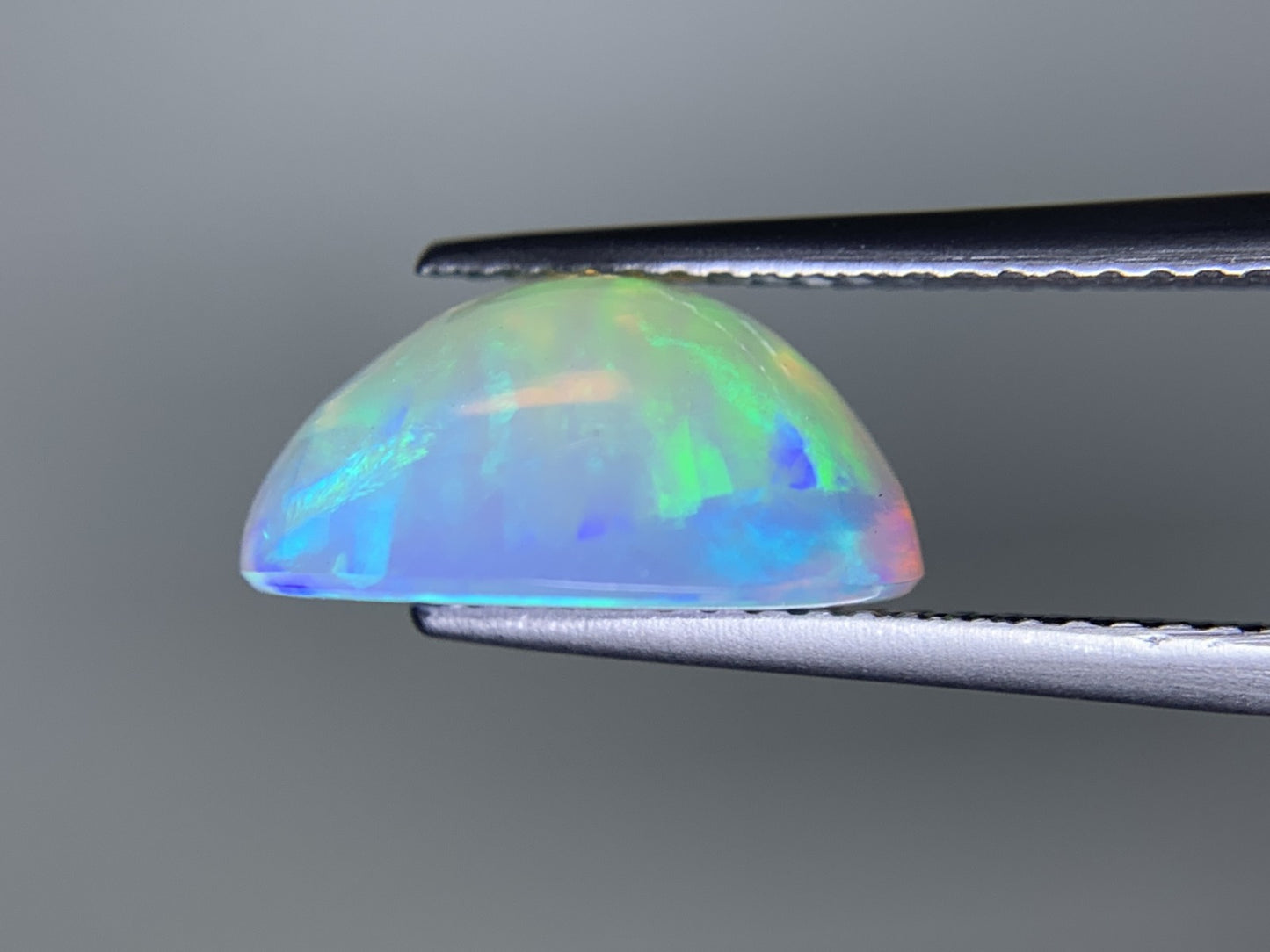 オパール 3.862ct 宝石ソーティング付き  13.1㎜×10.3㎜×6.3㎜  ルース（ 裸石 ） 3965Y