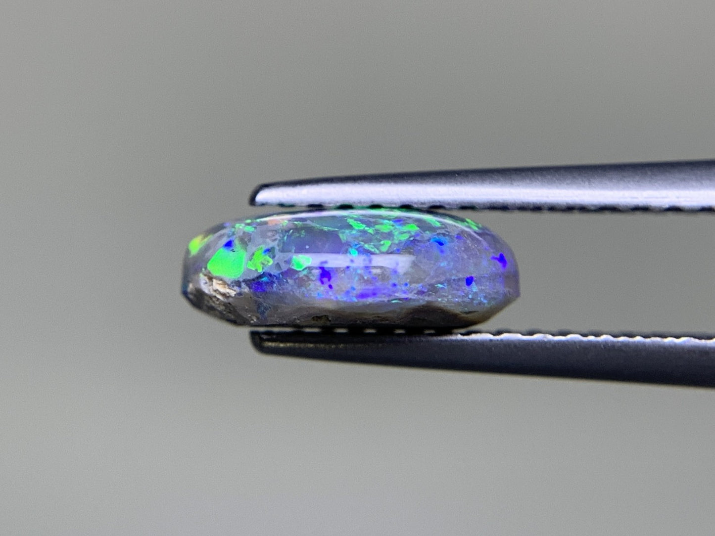ブラックオパール 1.503ct 宝石ソーティング付き  9.6㎜×7.1㎜×3.4㎜  ルース（ 裸石 ） 3981Y