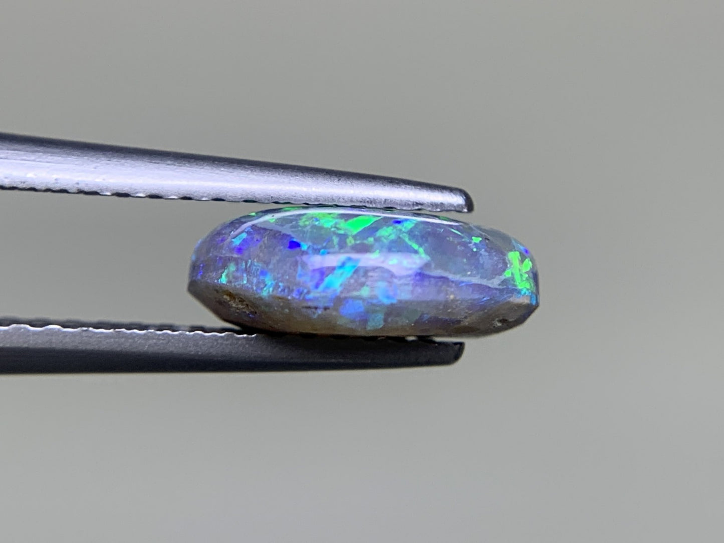 ブラックオパール 1.503ct 宝石ソーティング付き  9.6㎜×7.1㎜×3.4㎜  ルース（ 裸石 ） 3981Y