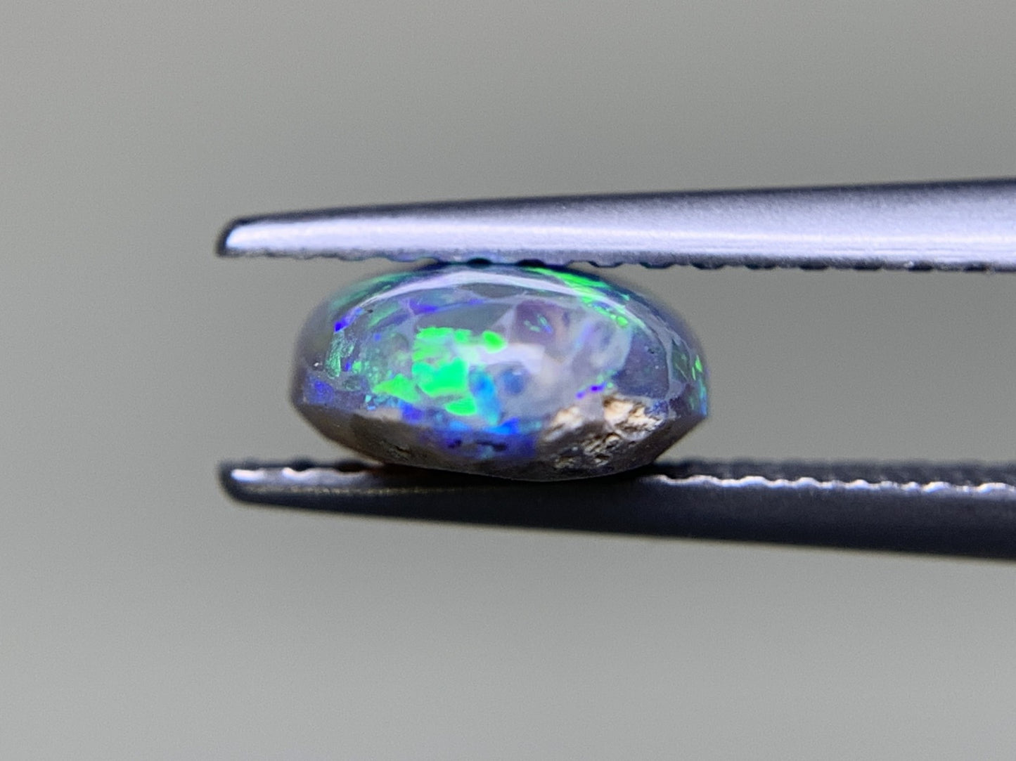 ブラックオパール 1.503ct 宝石ソーティング付き  9.6㎜×7.1㎜×3.4㎜  ルース（ 裸石 ） 3981Y