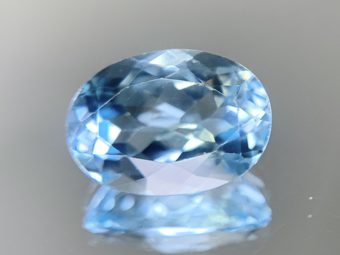 ブルートパーズ 7.931ct 宝石ソーティング付き 14.0㎜×10.1㎜×7.0㎜ ルース（ 裸石 ） 3984Y