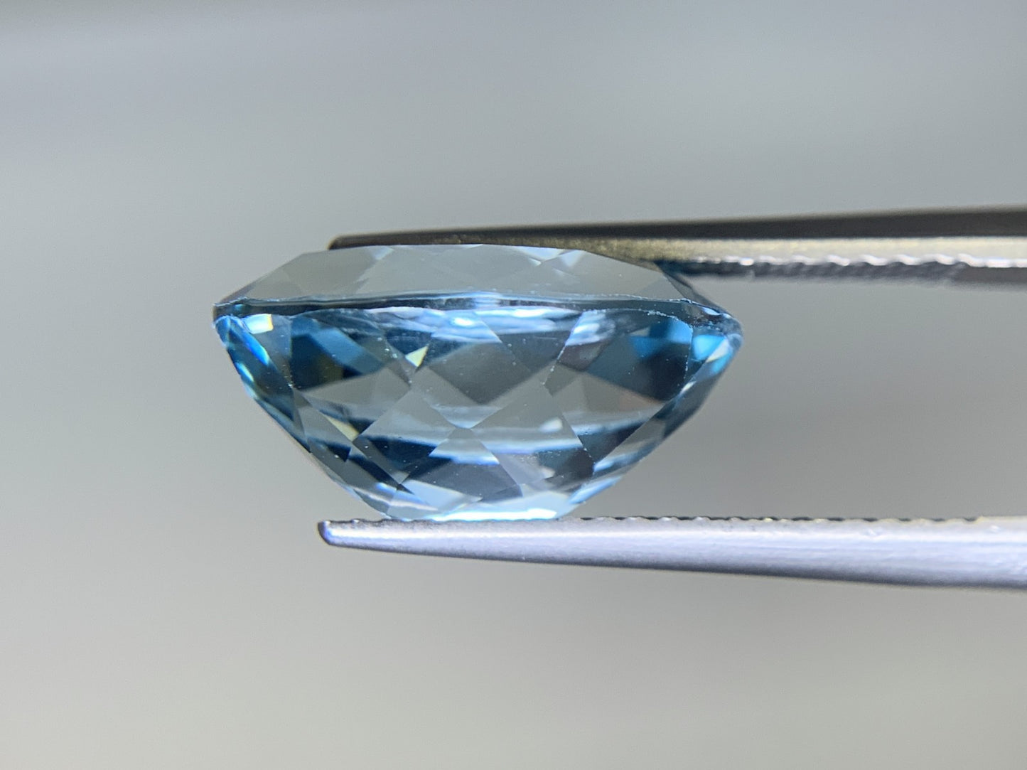 ブルートパーズ 7.931ct 宝石ソーティング付き 14.0㎜×10.1㎜×7.0㎜ ルース（ 裸石 ） 3984Y