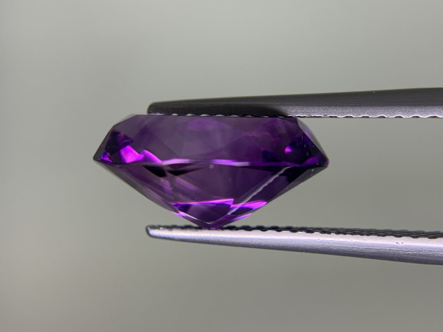 アメシスト（紫水晶） 5.201ct 宝石ソーティング付き  13.3㎜×10.2㎜×6.6㎜  ルース（ 裸石 ） 4000Y