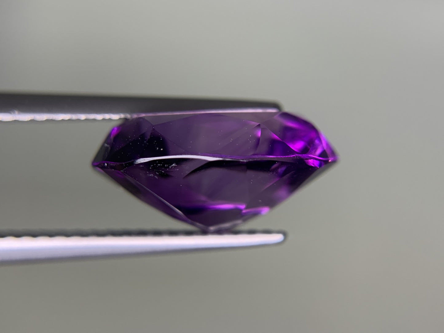 アメシスト（紫水晶） 5.201ct 宝石ソーティング付き  13.3㎜×10.2㎜×6.6㎜  ルース（ 裸石 ） 4000Y