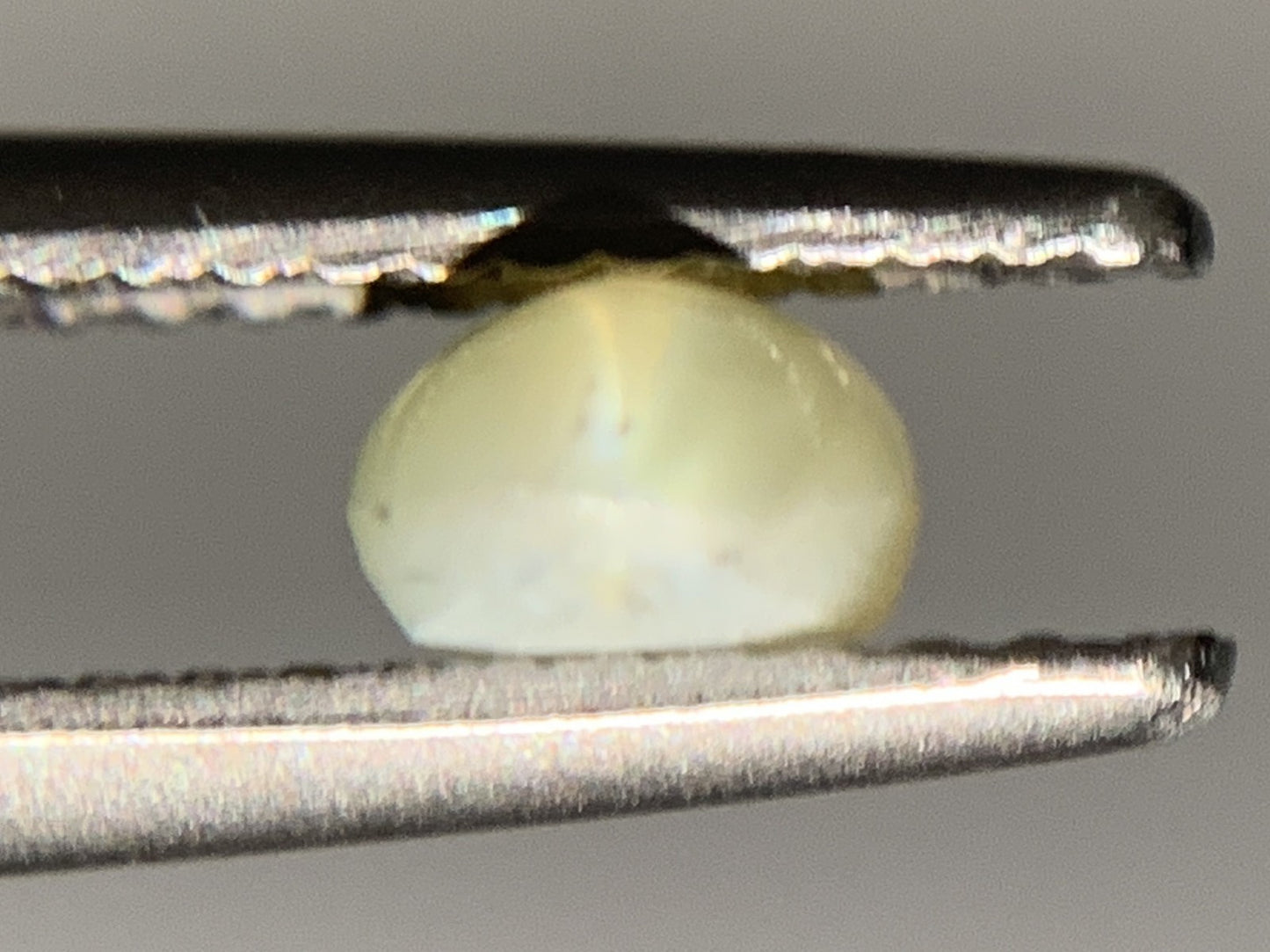 クリソベリルキャッツアイ 1.021ct  宝石ソーティング付き  6.6㎜×4.7㎜×3.1㎜  ルース（ 裸石 ） 4020Y
